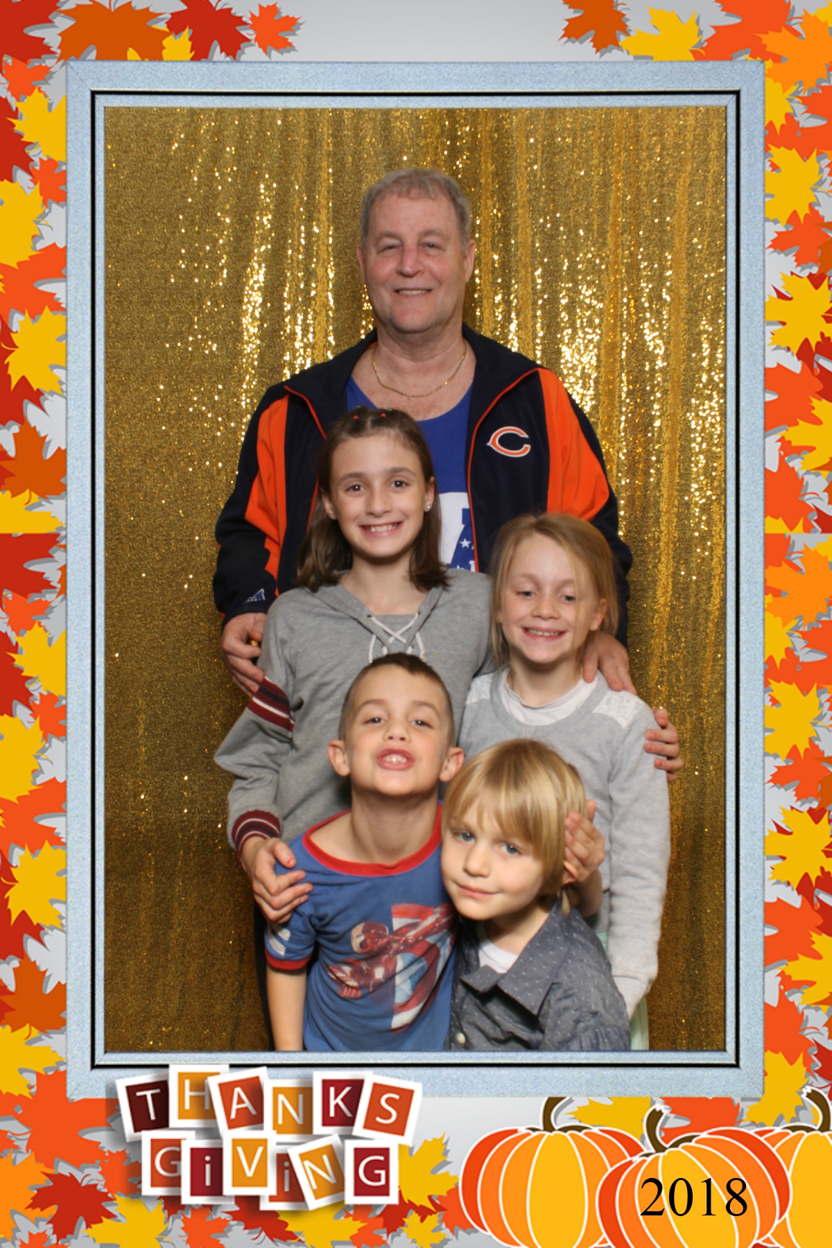 Thanksgiving 2018 | View more photos from the event at gallery.niknoxphotobox.com/u/NiKnox-Photo-Box/Thanksgiving-2018